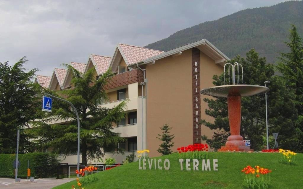 Hotel Bavaria Levico Terme Exterior foto