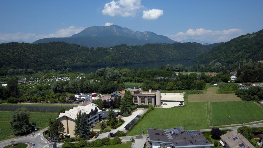 Hotel Bavaria Levico Terme Exterior foto